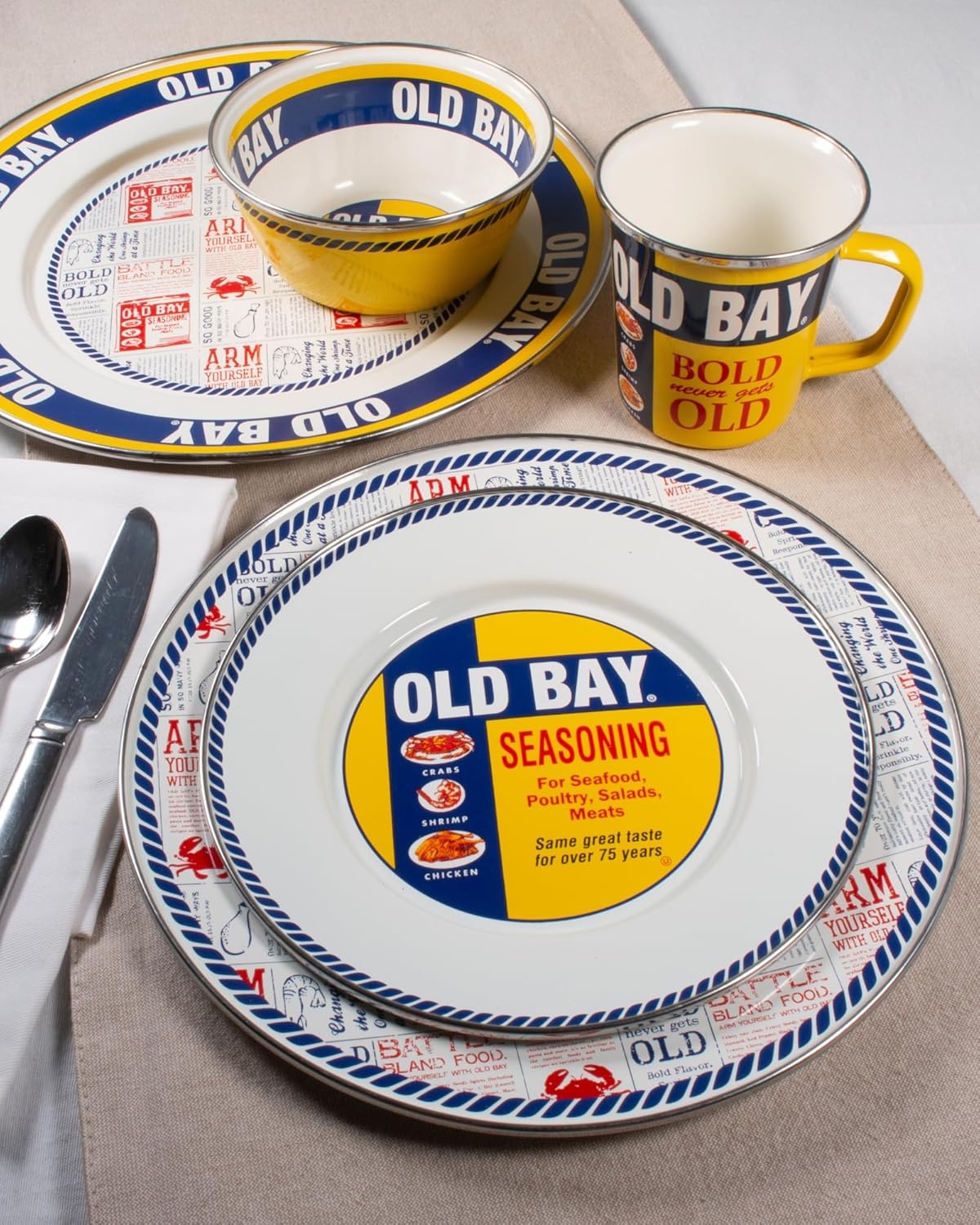 image:imageGolden Rabbit Enamelware Medium Tray 155 inch Aspen GroveOld Bay